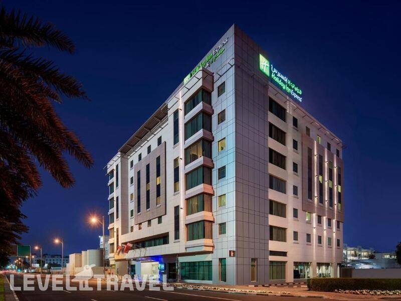 Отель Holiday Inn Express Jumeirah, Бар Дубай